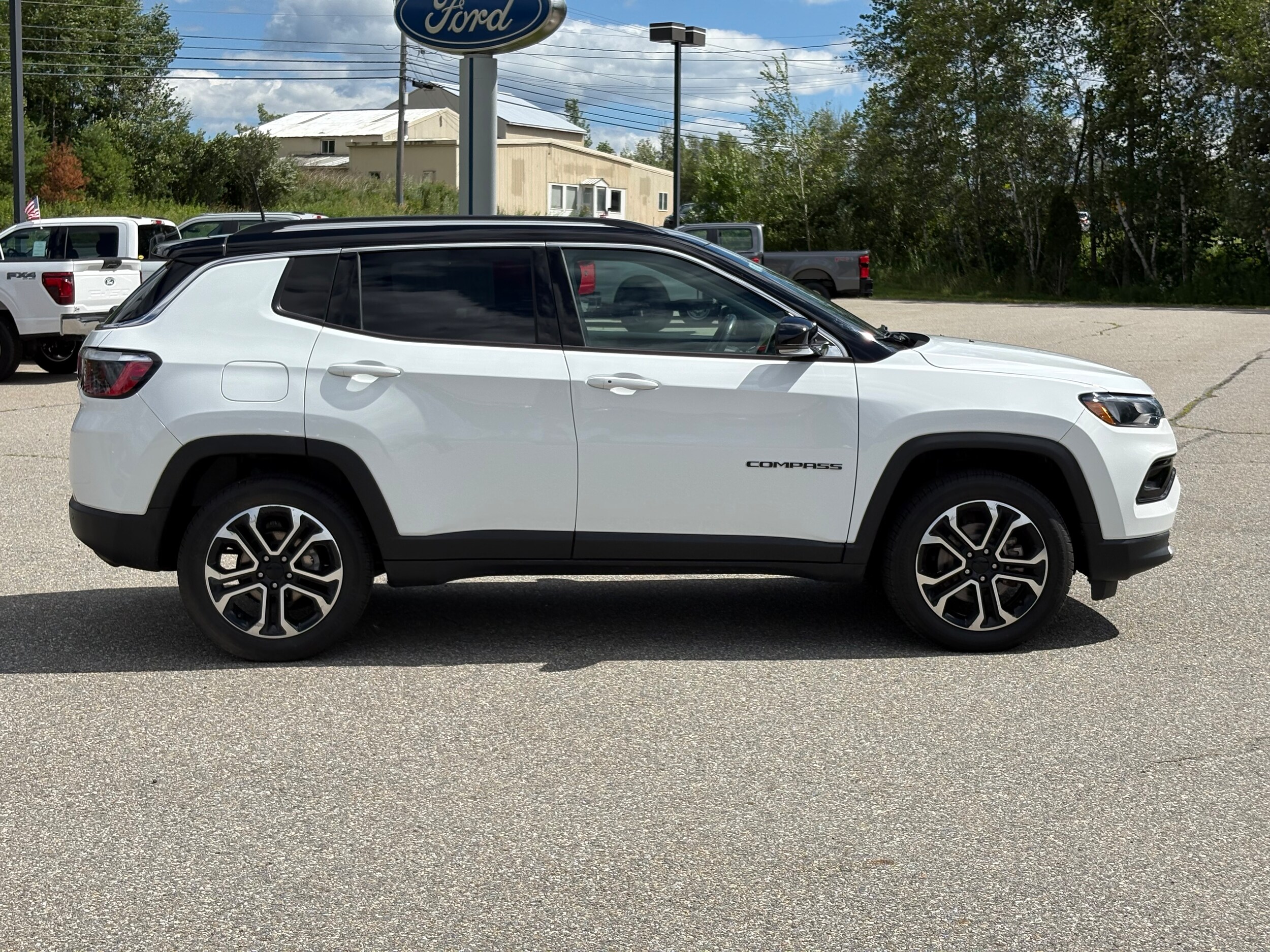 2022 Jeep Compass Limited photo 3