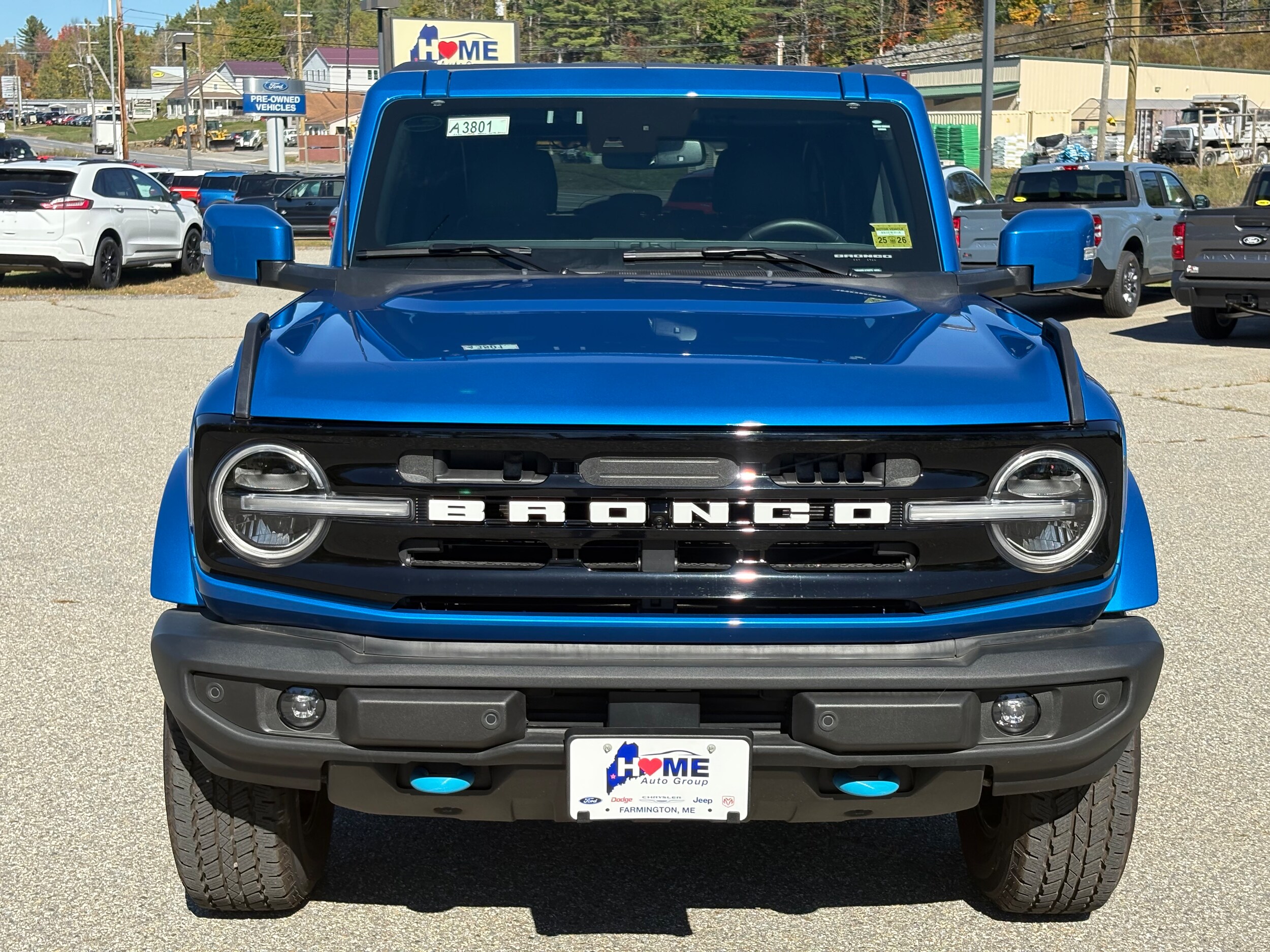 2024 Ford Bronco Outer Banks photo 2