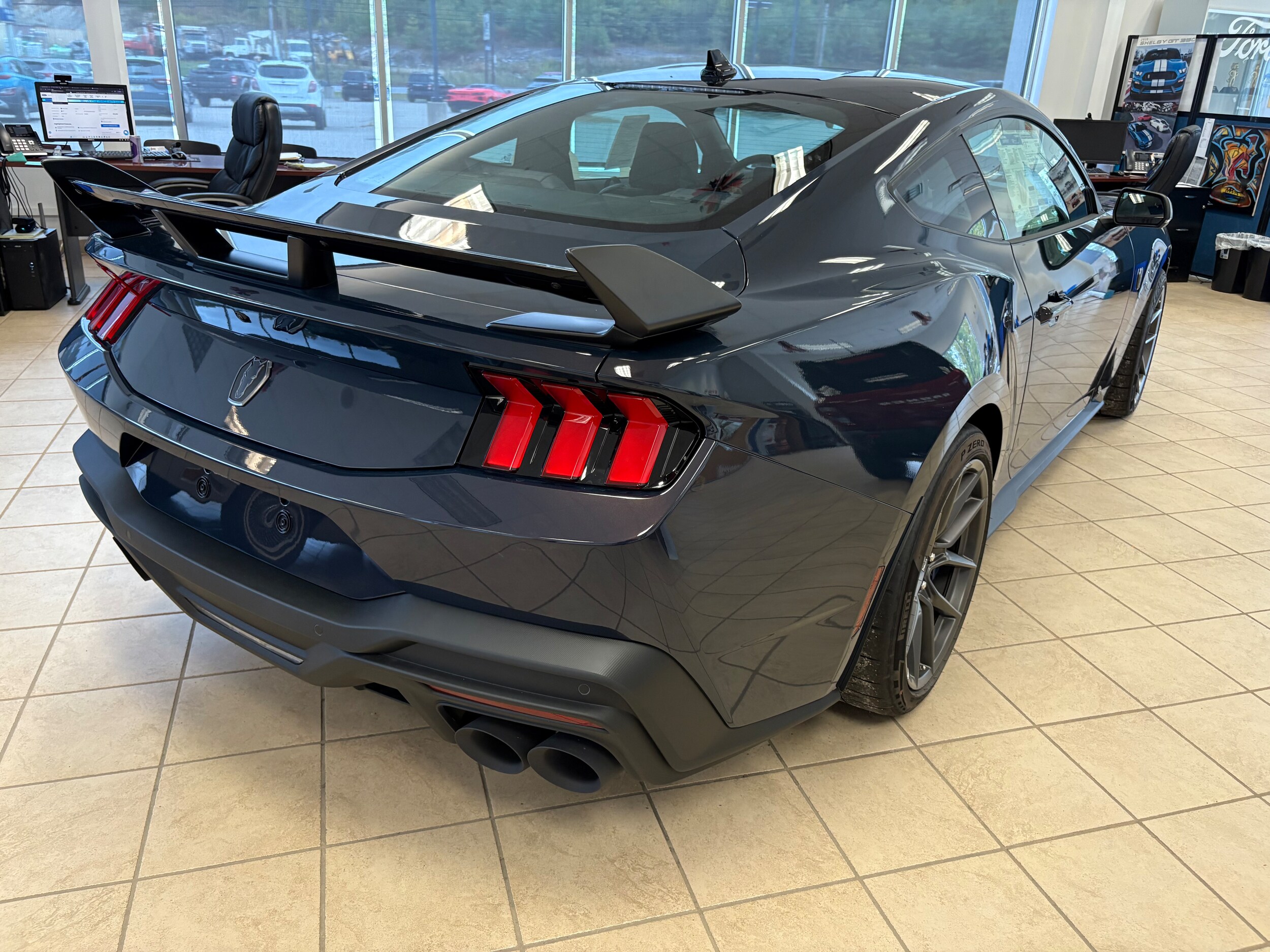 2025 Ford Mustang Dark Horse Deluxe photo 4