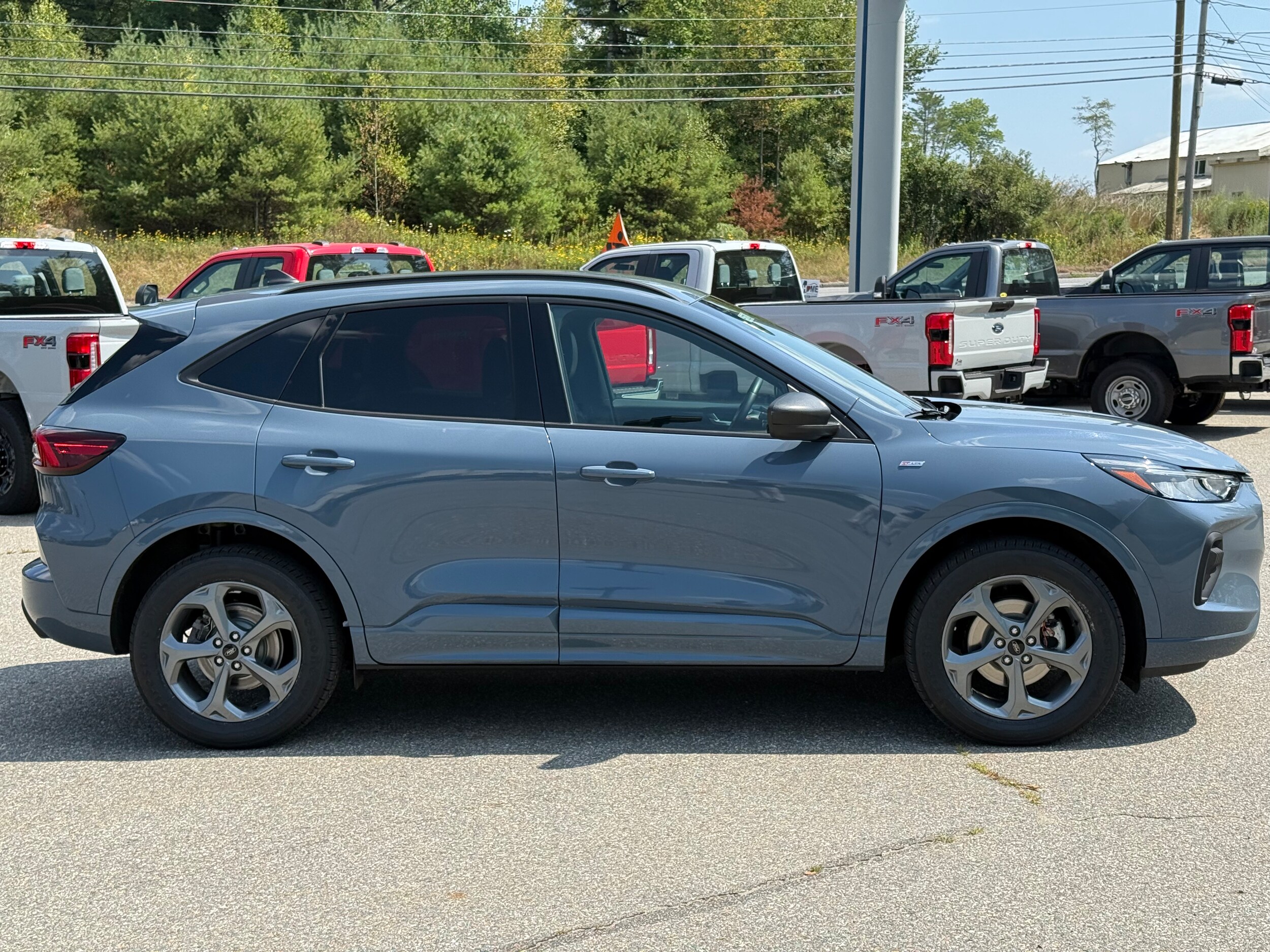 2023 Ford Escape SE photo 3
