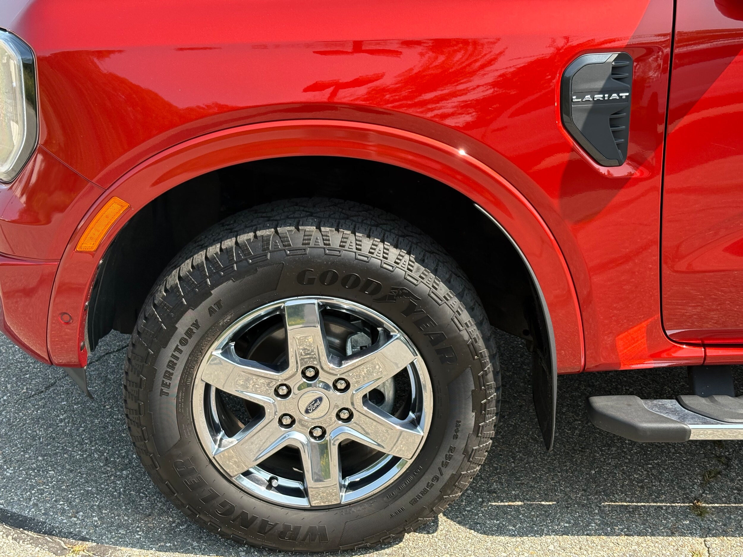 2024 Ford Ranger Lariat photo 2