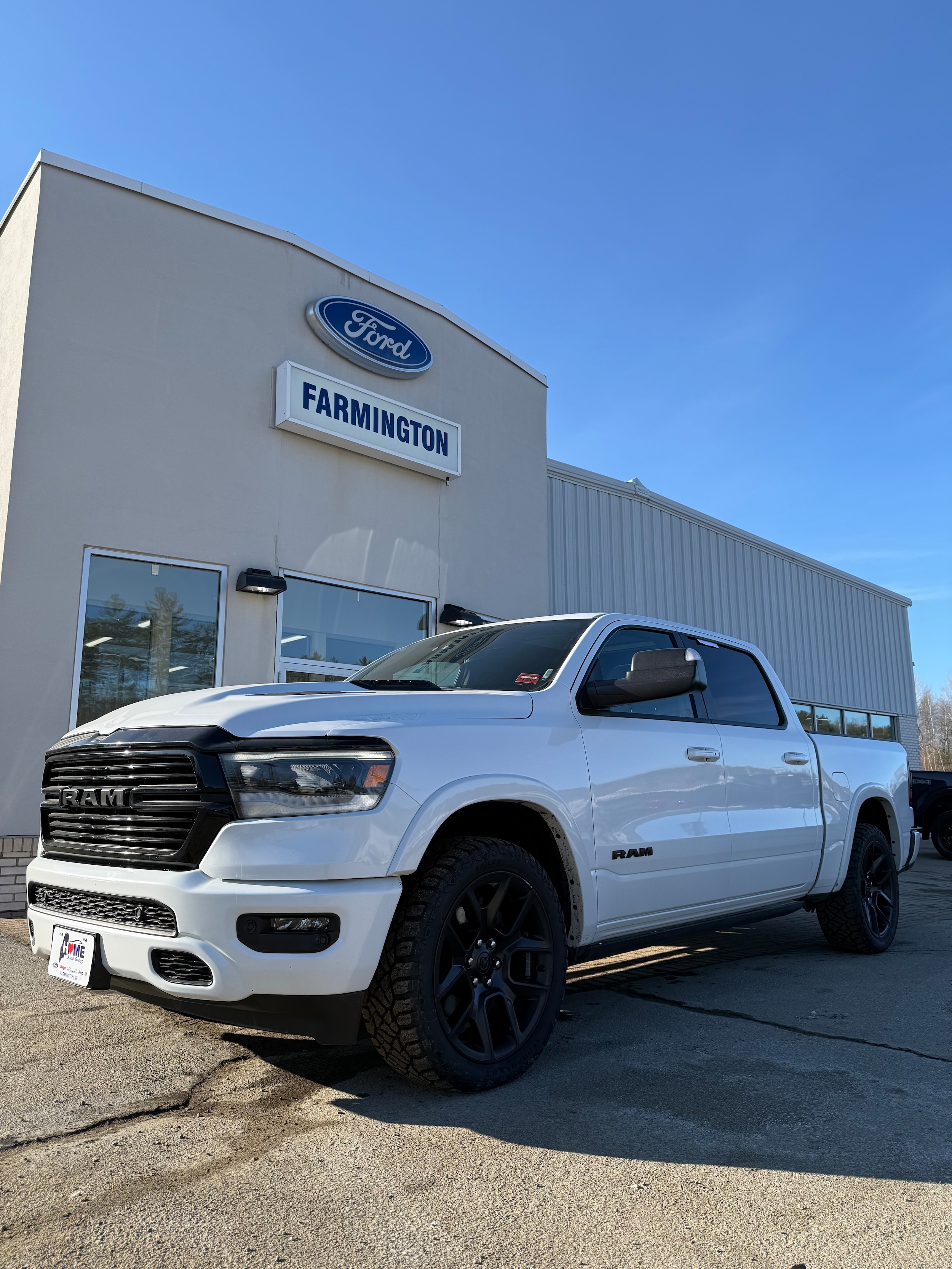 2022 RAM 1500 Laramie 4x4 Crew Cab 5'7's photo