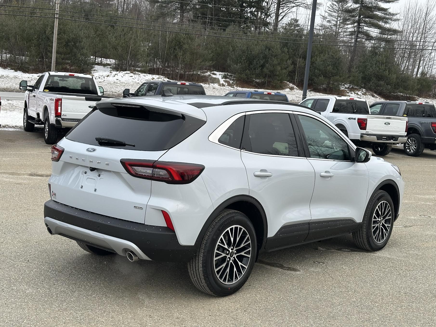 2025 Ford Escape Hybrid photo 4