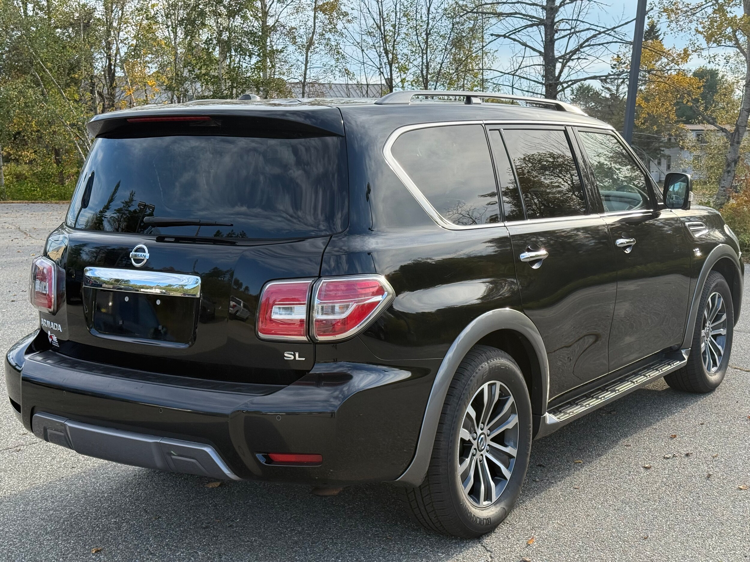 2020 Nissan Armada SL photo 3