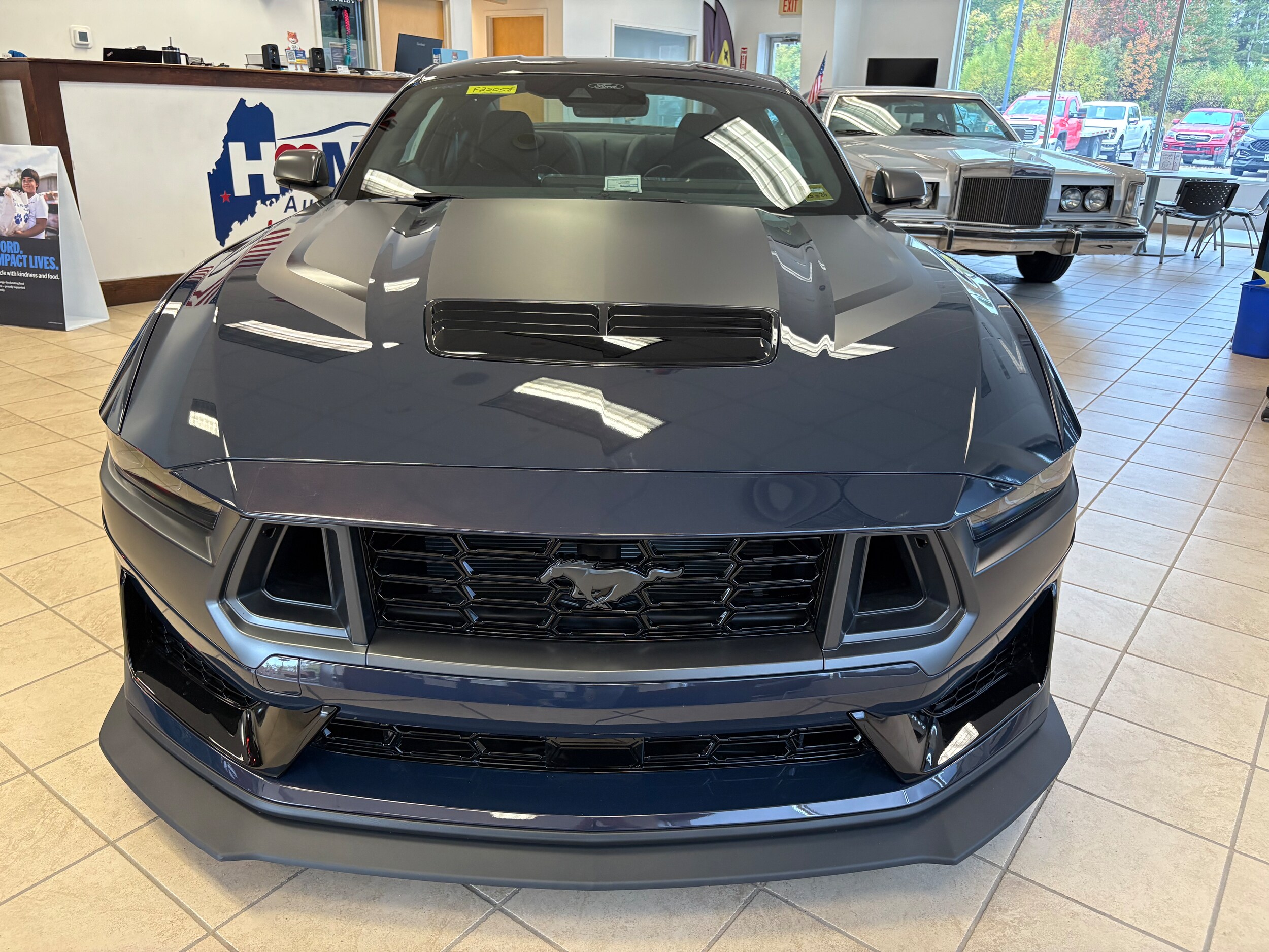 2025 Ford Mustang Dark Horse Deluxe photo 2