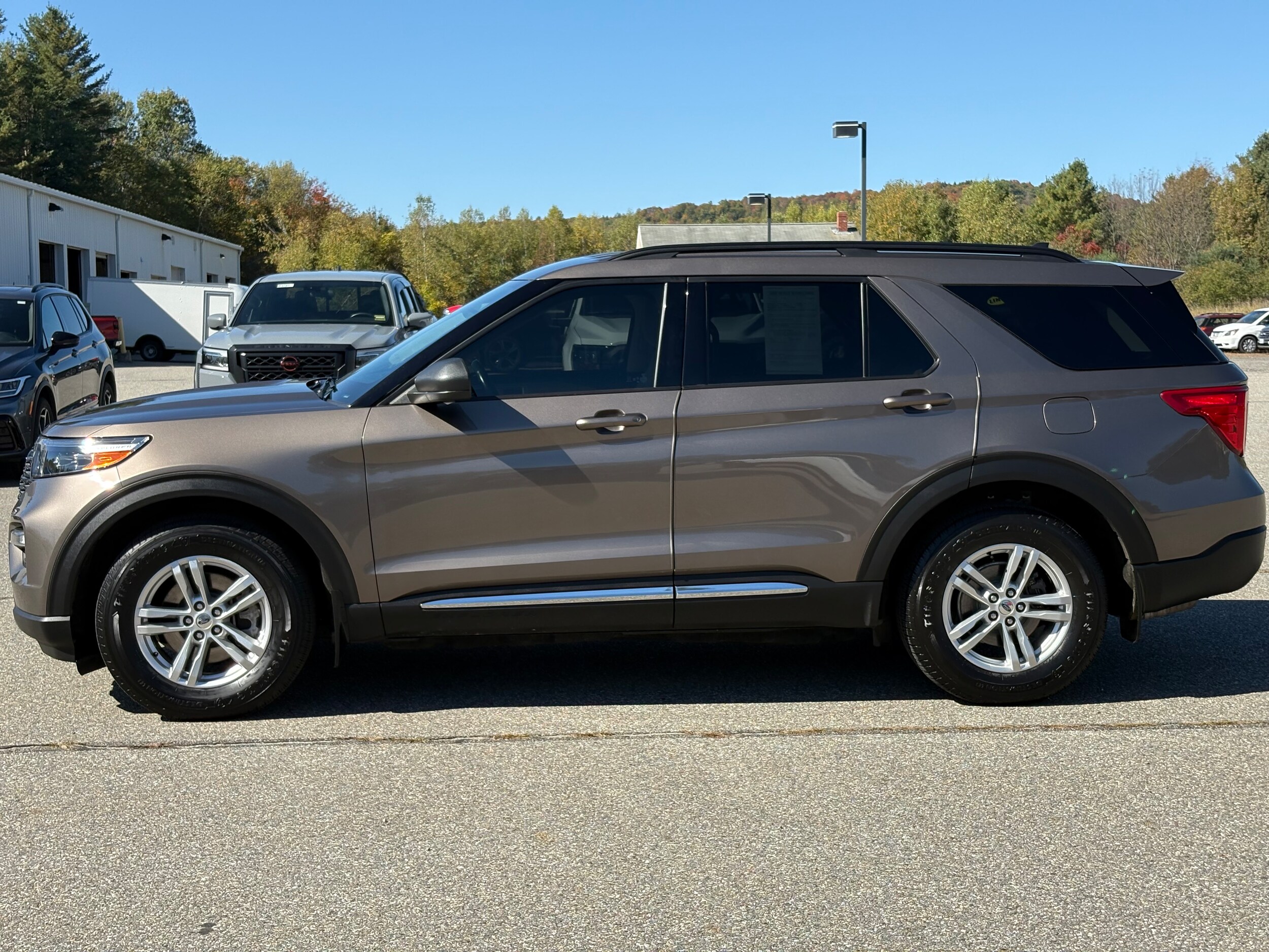 2021 Ford Explorer XLT photo 3
