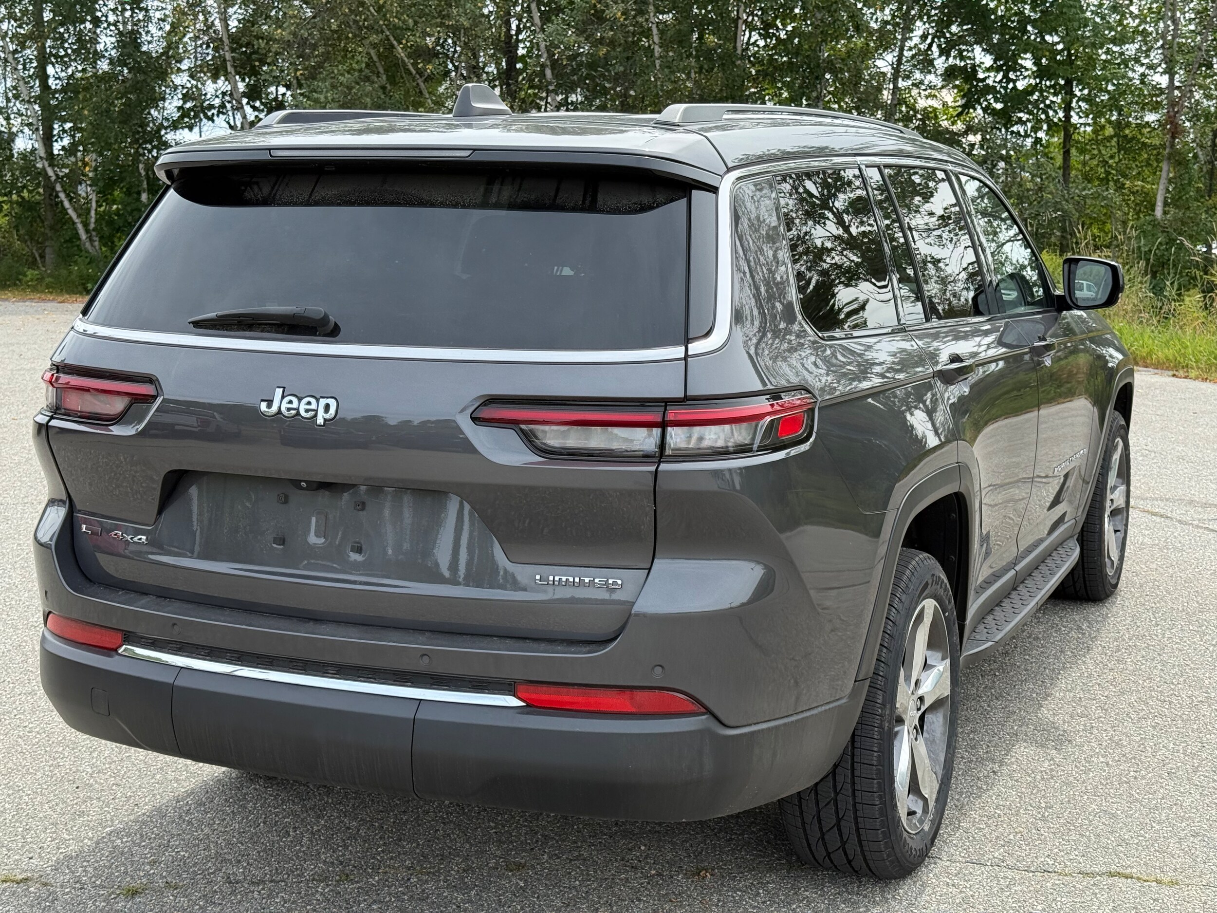 2022 Jeep Grand Cherokee Limited photo 4