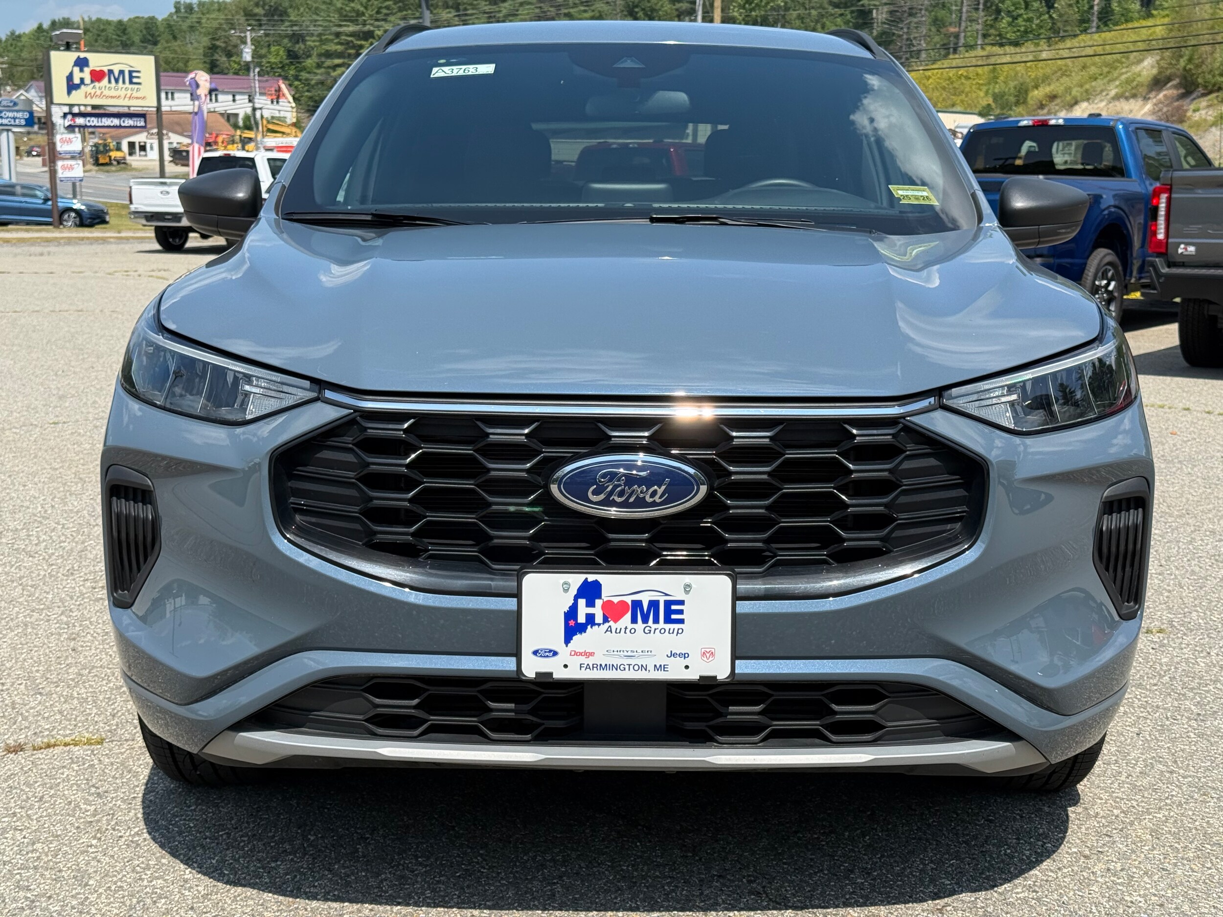 2023 Ford Escape SE photo 2