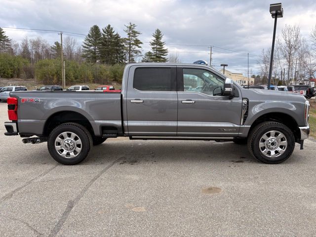 2025 Ford F-350 Super Duty Lariat - Photo 4