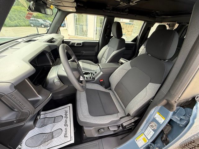 2025 Ford Bronco 4-Door Base - Photo 10