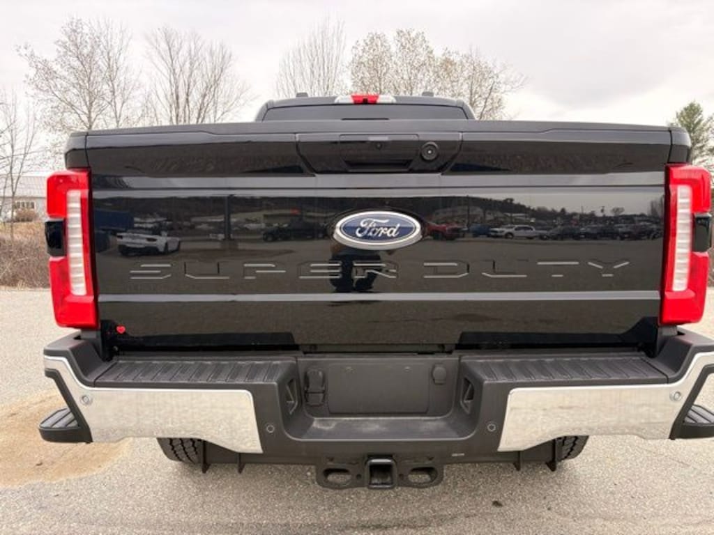New 2025 Ford F-250SD Lariat Truck