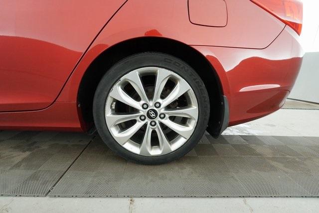 Thumbnail: 2013 Hyundai Sonata - 30
