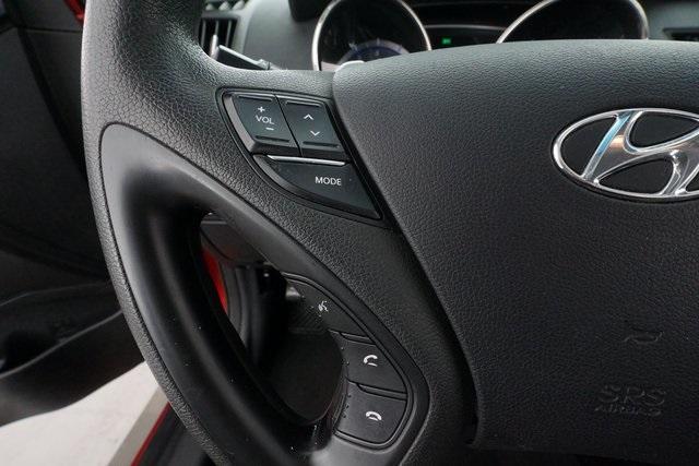Thumbnail: 2013 Hyundai Sonata - 25