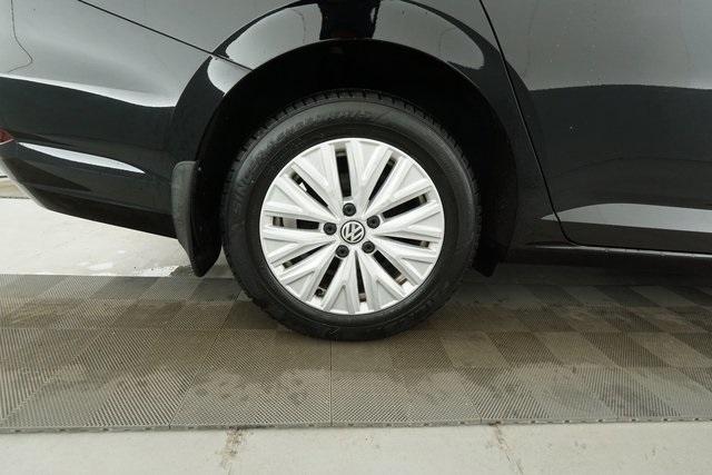 Thumbnail: 2020 Volkswagen Jetta - 32