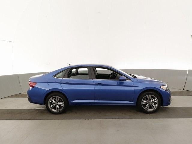 Thumbnail: 2022 Volkswagen Jetta - 12