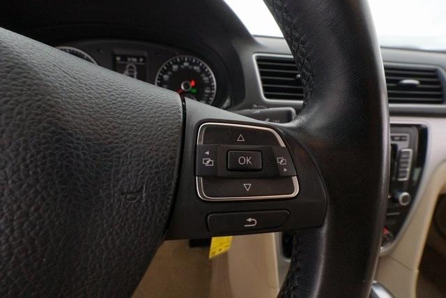 Thumbnail: 2013 Volkswagen Passat - 28