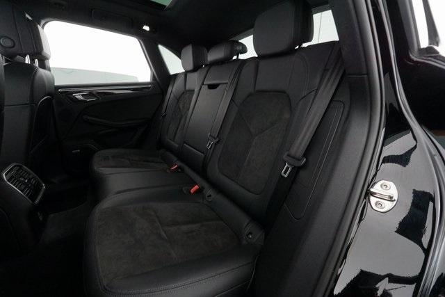 Thumbnail: 2020 Porsche Macan - 18