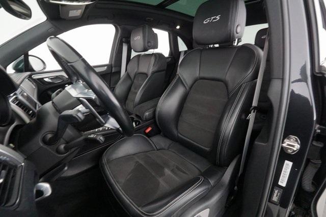 Thumbnail: 2017 Porsche Macan - 17