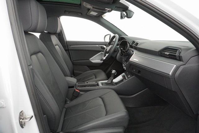 Thumbnail: 2022 Audi Q3 - 23