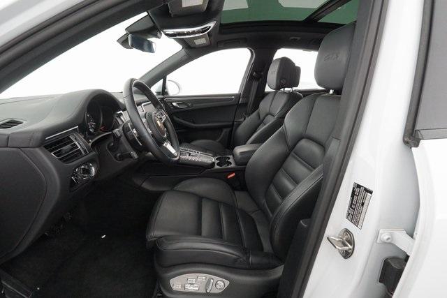 Thumbnail: 2020 Porsche Macan - 14