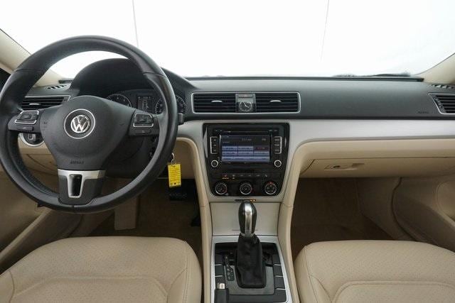 Thumbnail: 2013 Volkswagen Passat - 24