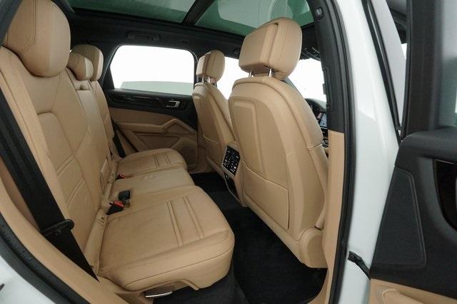 Thumbnail: 2021 Porsche Cayenne - 24