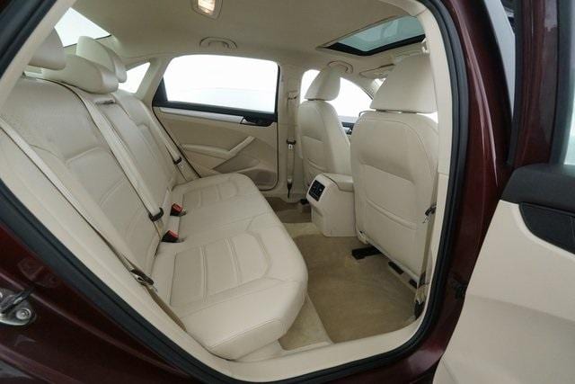 Thumbnail: 2013 Volkswagen Passat - 22