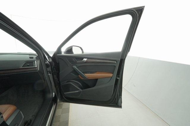 Thumbnail: 2020 Audi Q5 - 16