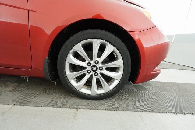 Thumbnail: 2013 Hyundai Sonata - 32