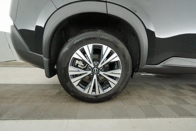 2022 Nissan Rogue SV 32