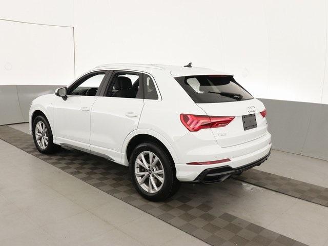 Thumbnail: 2022 Audi Q3 - 11