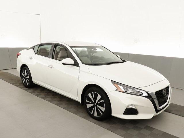 Thumbnail: 2022 Nissan Altima - 4