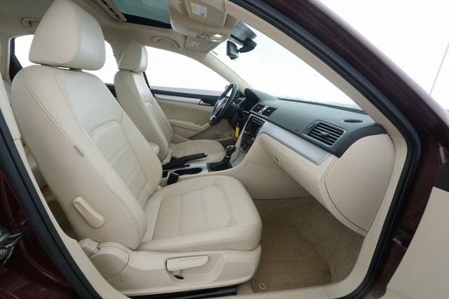 Thumbnail: 2013 Volkswagen Passat - 20