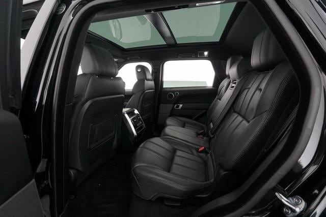 Thumbnail: 2016 Land Rover Range Rover Sport - 17