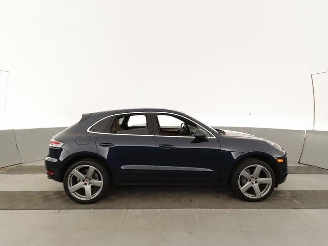 Thumbnail: 2020 Porsche Macan - 11