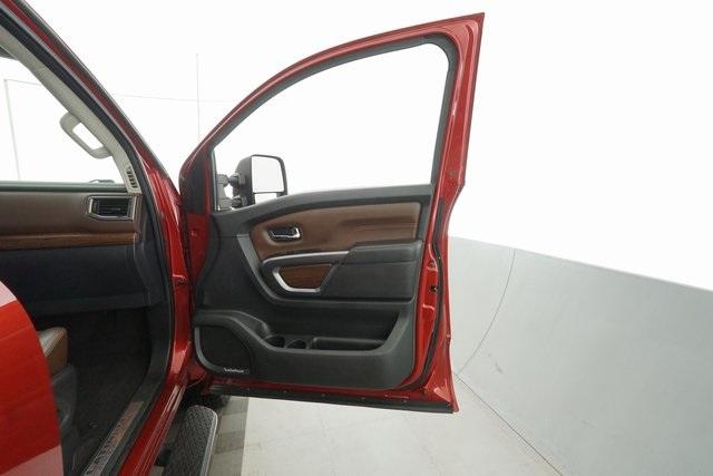 Thumbnail: 2016 Nissan Titan - 19