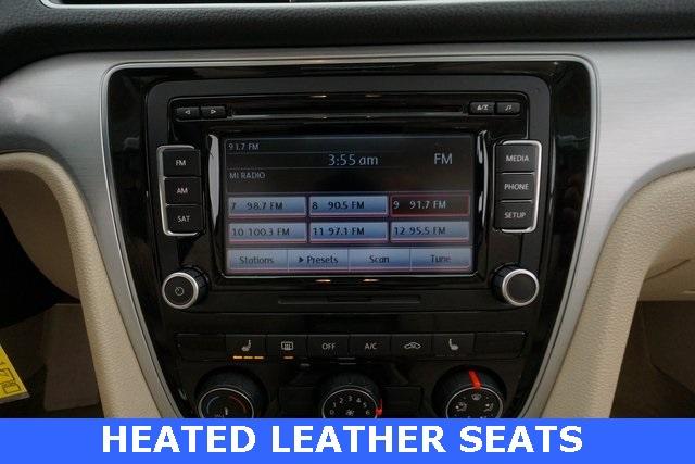 Thumbnail: 2013 Volkswagen Passat - 4