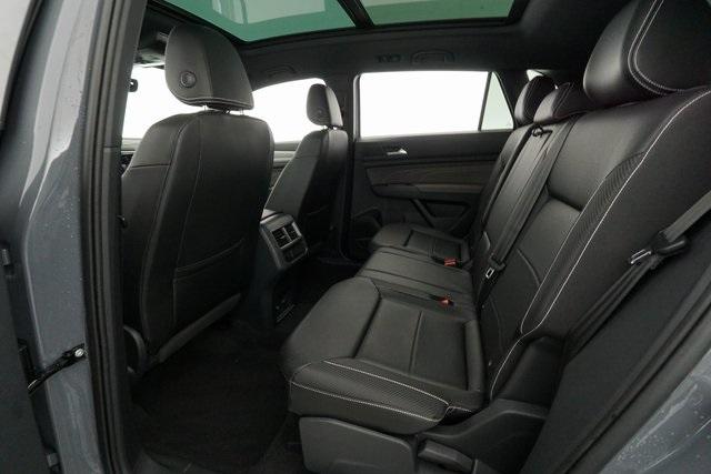 Thumbnail: 2022 Volkswagen Atlas - 16