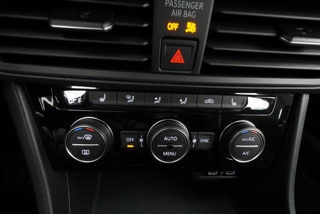 Thumbnail: 2022 Volkswagen Jetta - 30