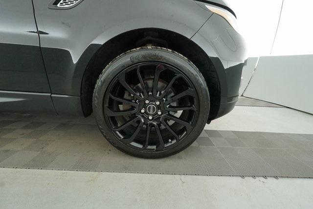 Thumbnail: 2016 Land Rover Range Rover Sport - 34