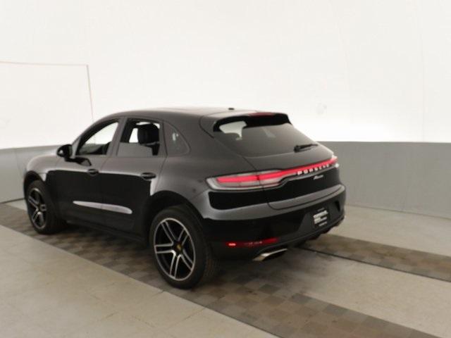 Thumbnail: 2020 Porsche Macan - 8