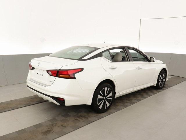 Thumbnail: 2022 Nissan Altima - 8