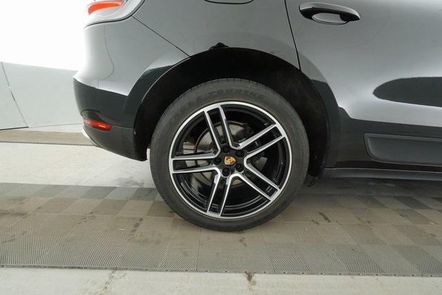 Thumbnail: 2020 Porsche Macan - 33