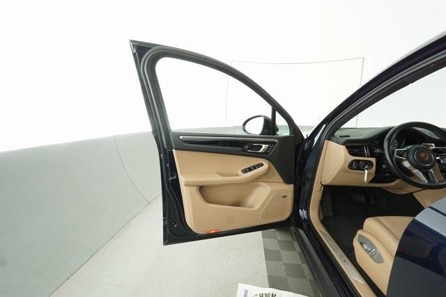 Thumbnail: 2020 Porsche Macan - 19