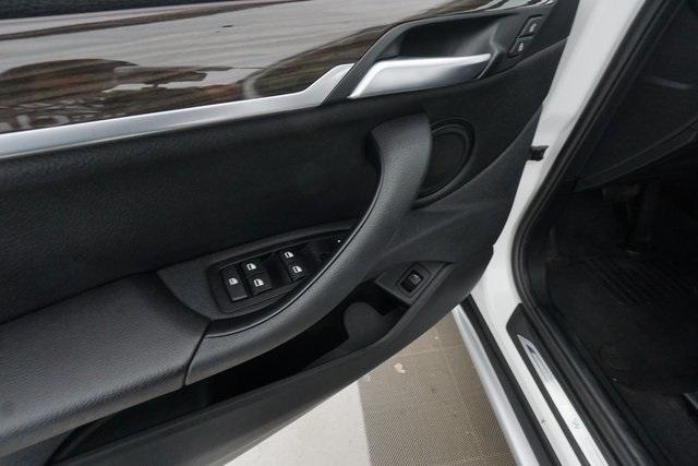 Thumbnail: 2017 BMW X1 - 12