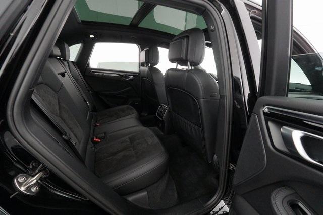 Thumbnail: 2020 Porsche Macan - 23
