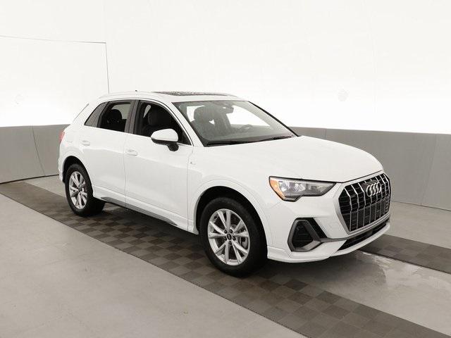 Thumbnail: 2022 Audi Q3 - 3