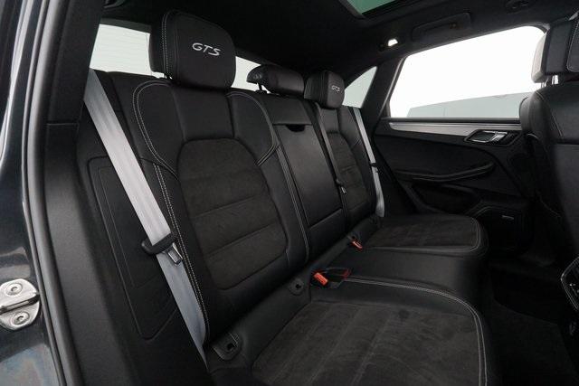 Thumbnail: 2017 Porsche Macan - 25