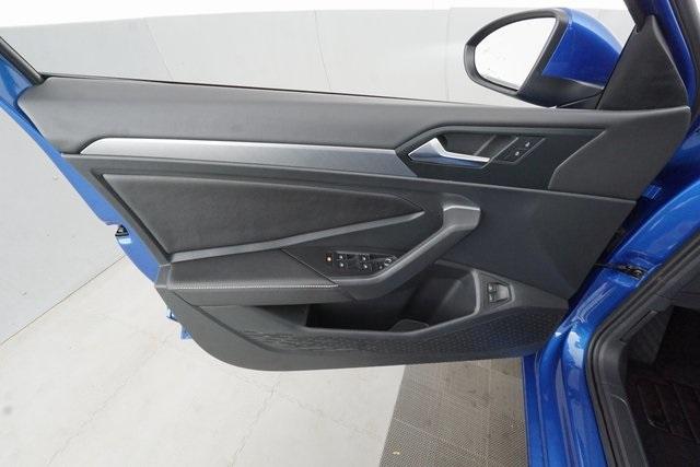 Thumbnail: 2022 Volkswagen Jetta - 15