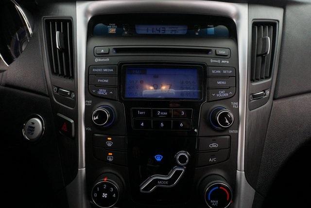 Thumbnail: 2013 Hyundai Sonata - 22